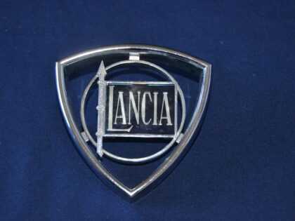 Badge - Front centre grille. Lancia shield. Beta Coupe, Spider & HPE