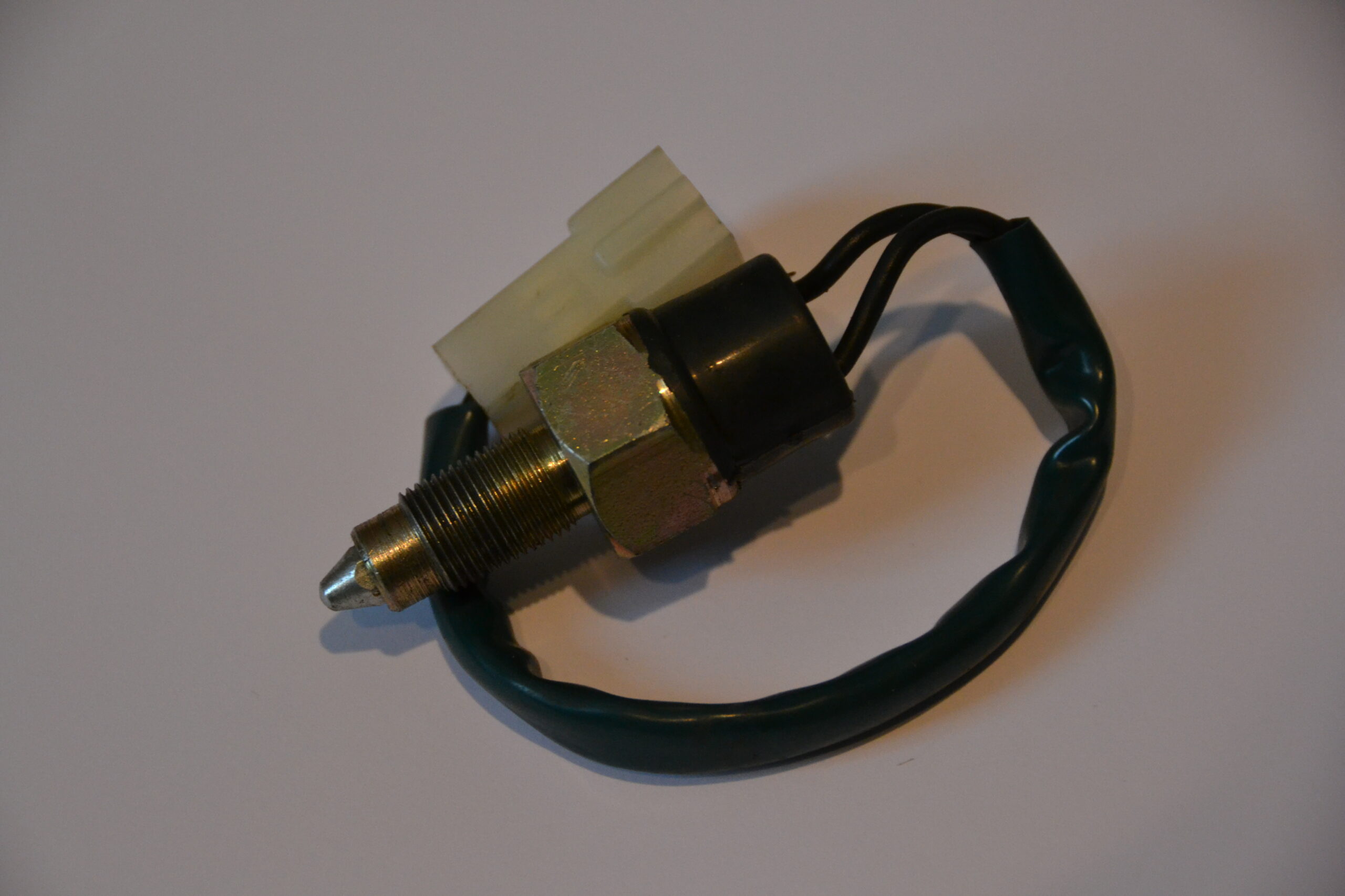 Reversing Switch - Gearbox to reversing lights. Gamma