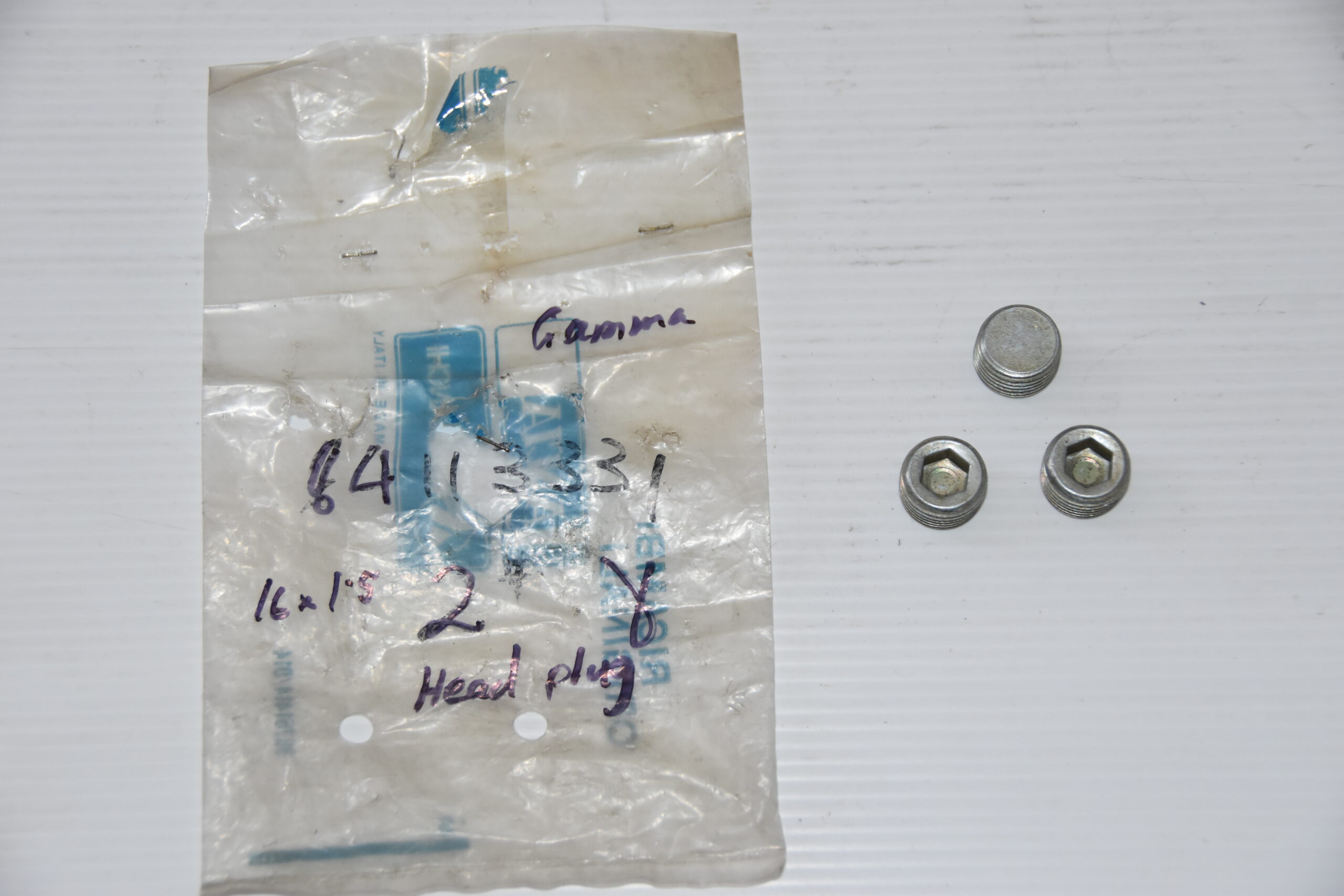 Plug - Cylinder head. Gamma